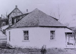 Octagonal Schoolhouse which stood at Mull street and Penn Ave. in Sinking Spring. Courtesy of the Berks County Historical Society. 